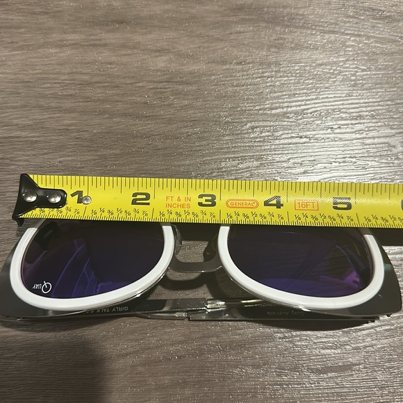 Quay Australia Girly Talk Sunglasses - Picture 9 of 10